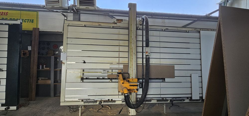 Fierastrau circular vertical