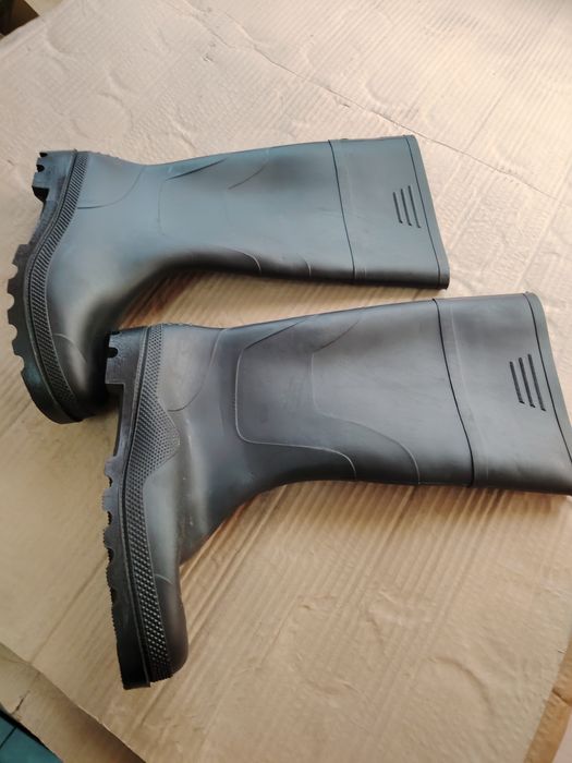 Гумени ботуши номер. 43