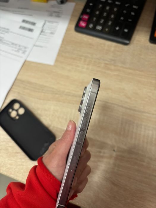 Продаю IPhone 16 Pro
