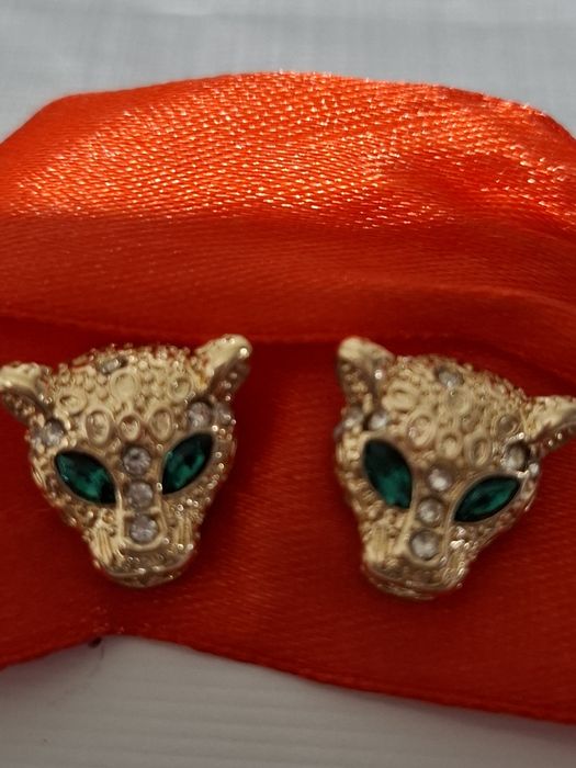 Cercei model Cartier cu lungimea de 1.7 cm cu surub