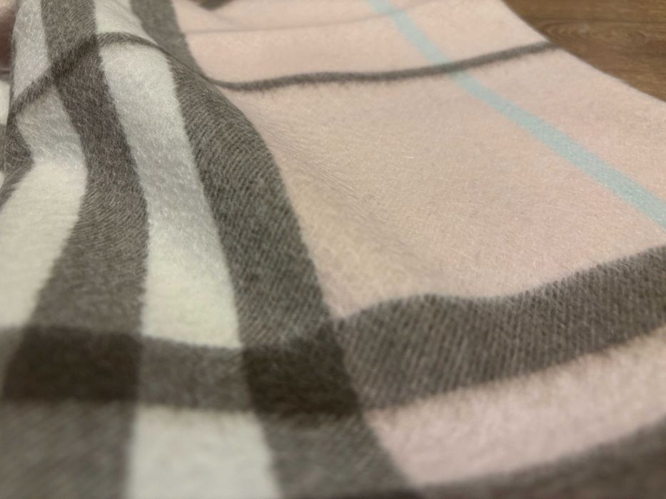 ОРИГИНАЛЕН BURBERRY Ash rose Check кашмирен шал