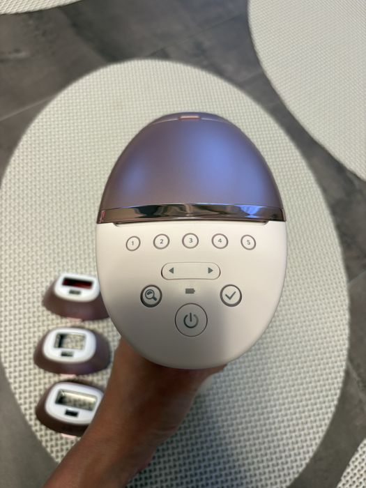 Фотоепилатор Philips Series 9900 Lumea