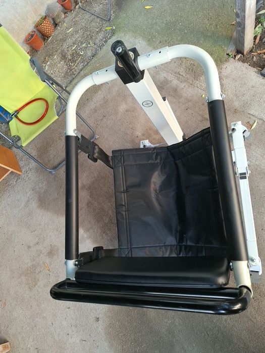 Scaun de transfer cu lift,înălțime ajustabila,design durabil,alb