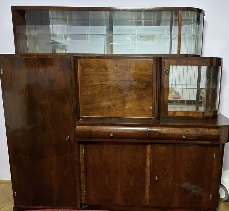 Vand mobila din anul 1961. Plus lada pt hainele de pat .