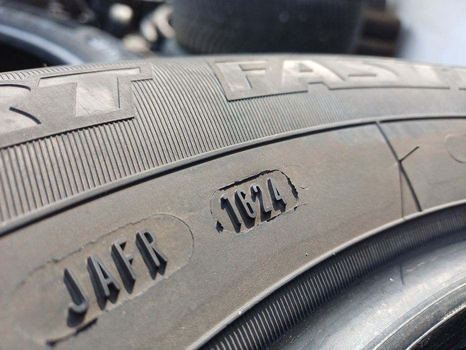 Гуми 215/65/16 Дънлоп