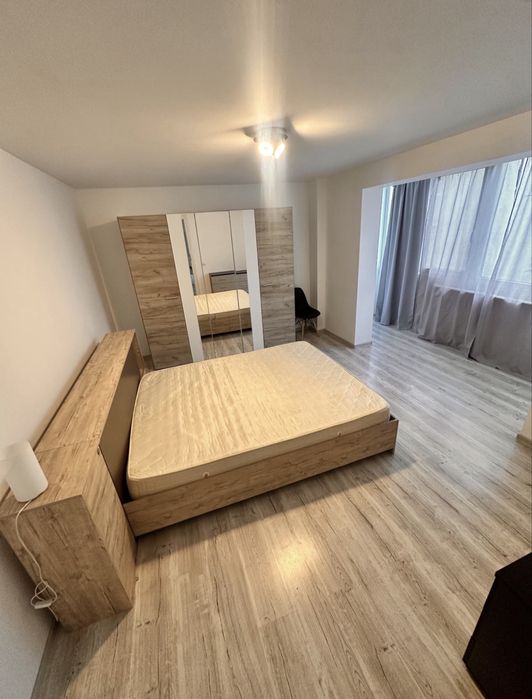 Inchiriez apartament ultracentral cu 4 camere, langa fac de arte