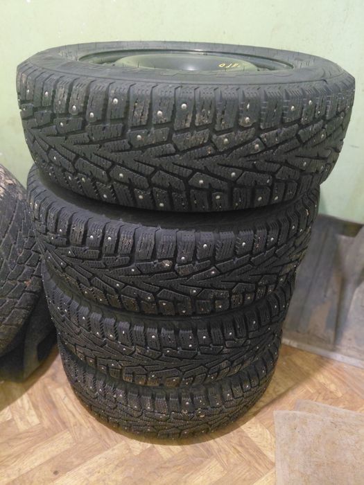 Продам комплект шин с дисками R15