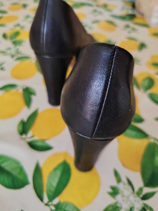 Pantofi negri din piele