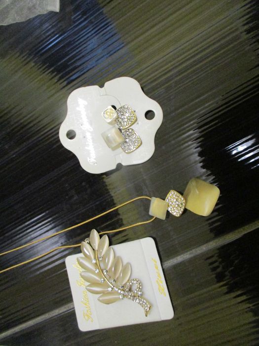 Комплект бужута Колие /брошка