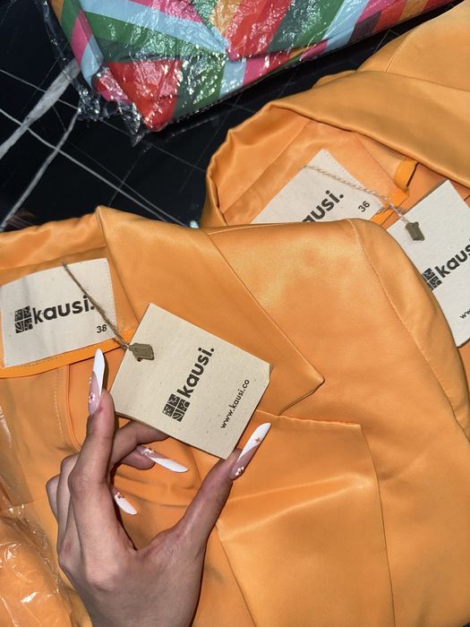 Женский Костюм .