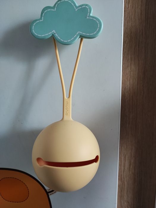 Кутийка за биберон и чаша за снакс и бисквити