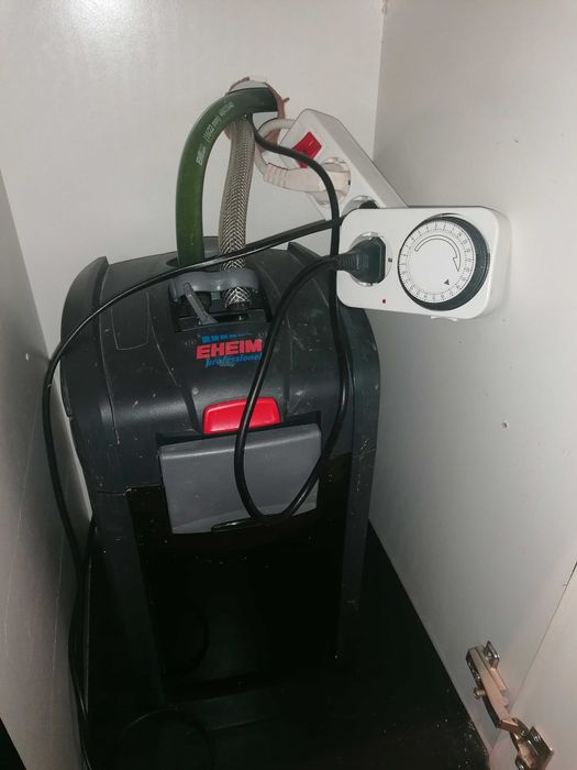 Продавам аквариум 350л