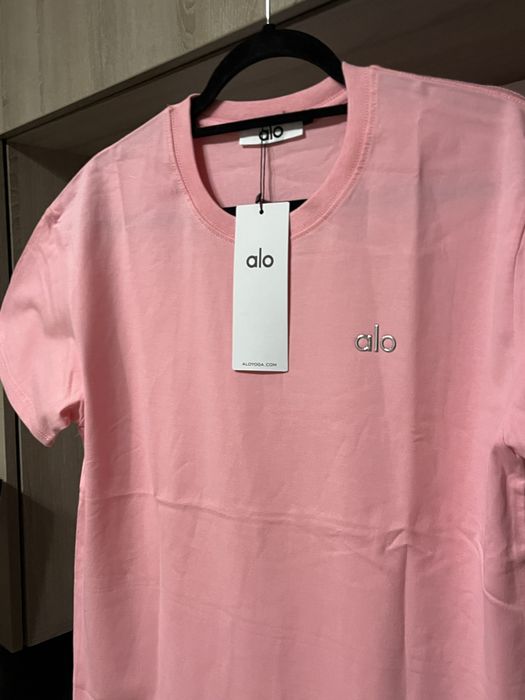 Tricou ALO Yoga nou.