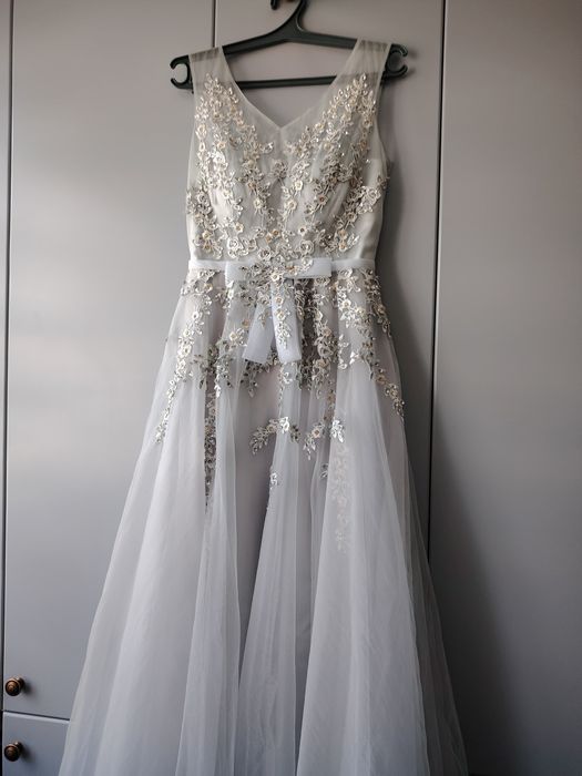 Продам выпускное платье