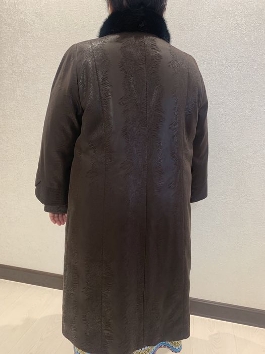 Продам демисезонное пальто новый