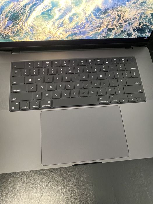 MacBook Pro M3 Pro 16-inch/ 512 Gb / Space Black / Cod produs: T24F