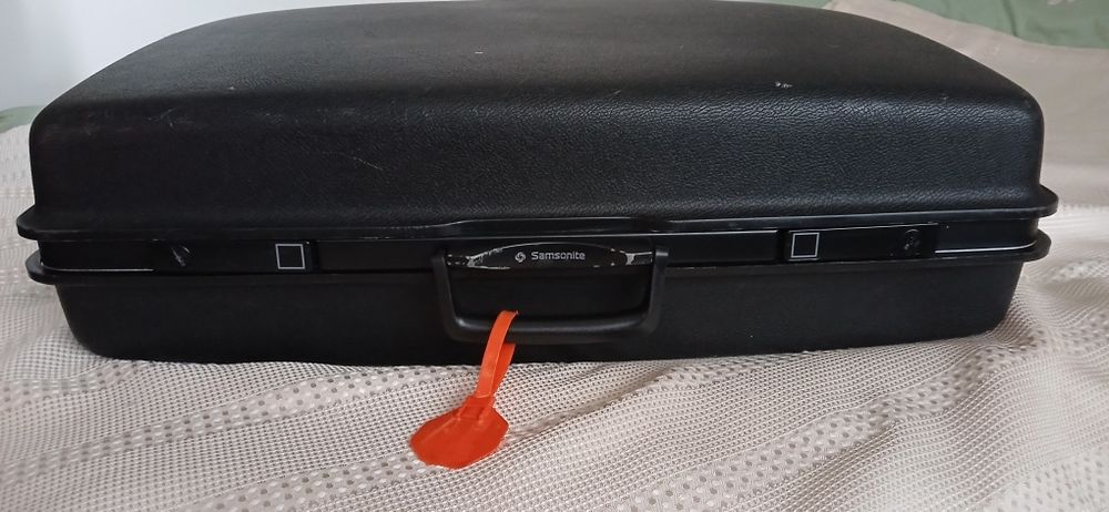 Valiză/troler mare Samsonite cu roți și tija de tragere , rigid