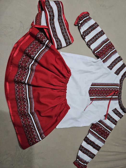 Costum popular fetite