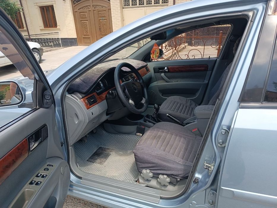 Автомашина LACETTI 2011 сотилади