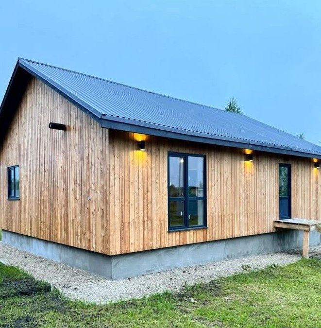 Vând cabane de lemn