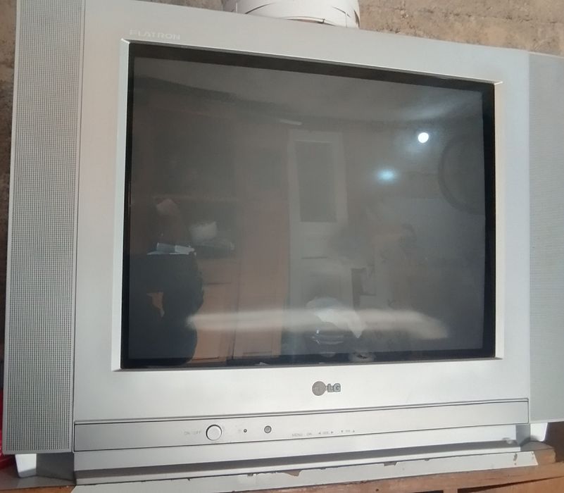 Продам Телевизор LG