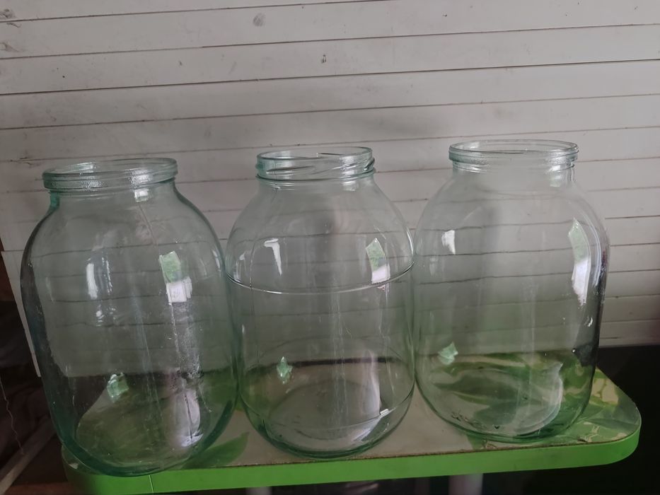 Бутылки стеклянные