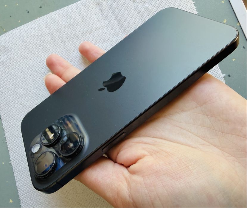 iPhone 15 Pro Max 256GB – Перфектен, като нов Пълен комплект