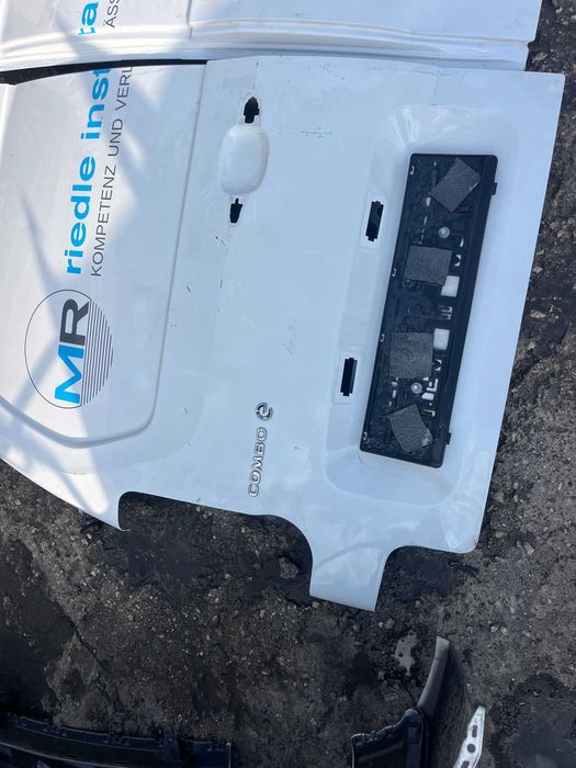 Врати Opel Combo e