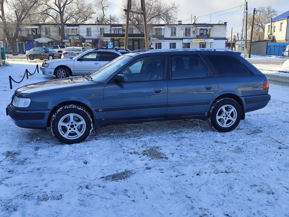 Продам машину Ауди 100 С4