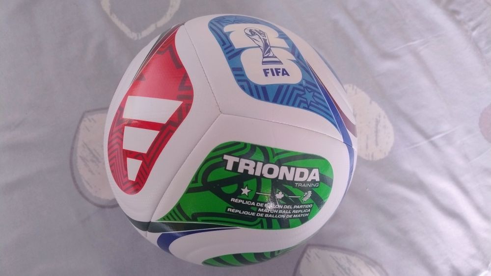 Minge fotbal: Adidas  TRIONDA
