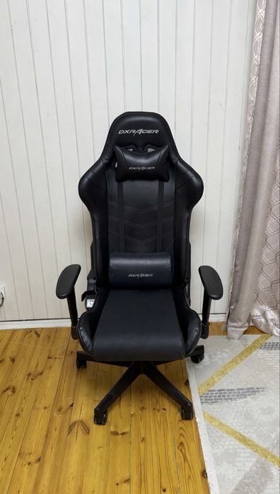 Игровое кресло DXRacer