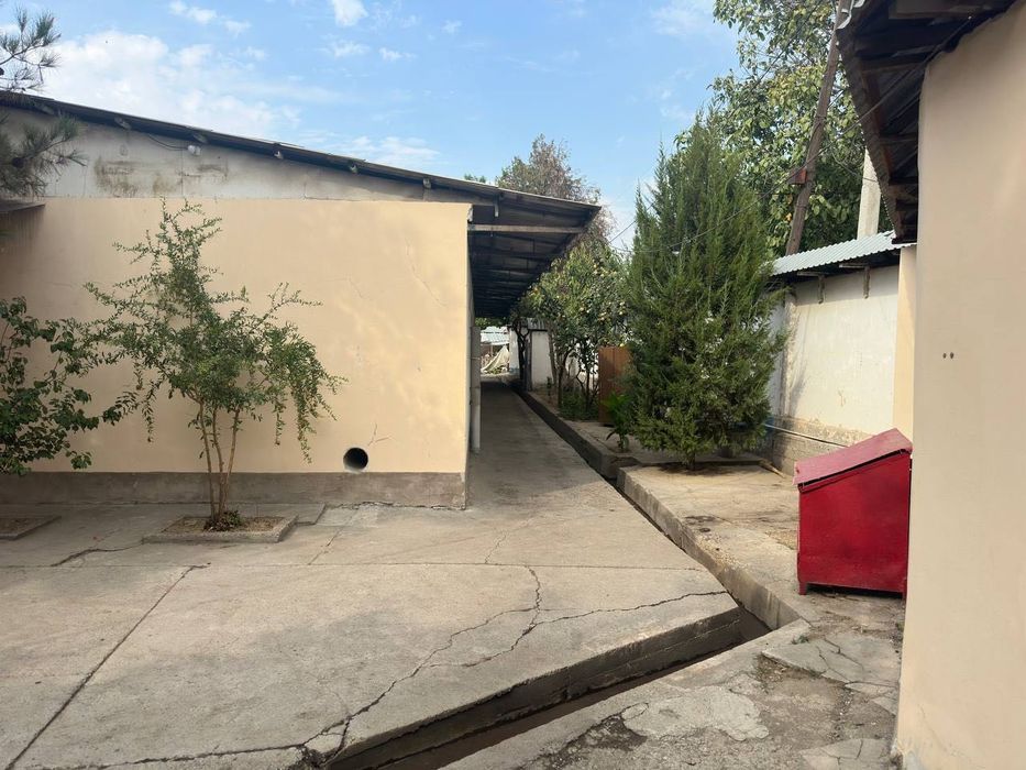 Продаётся производственное помещение в Алмазарском районе 20 сот