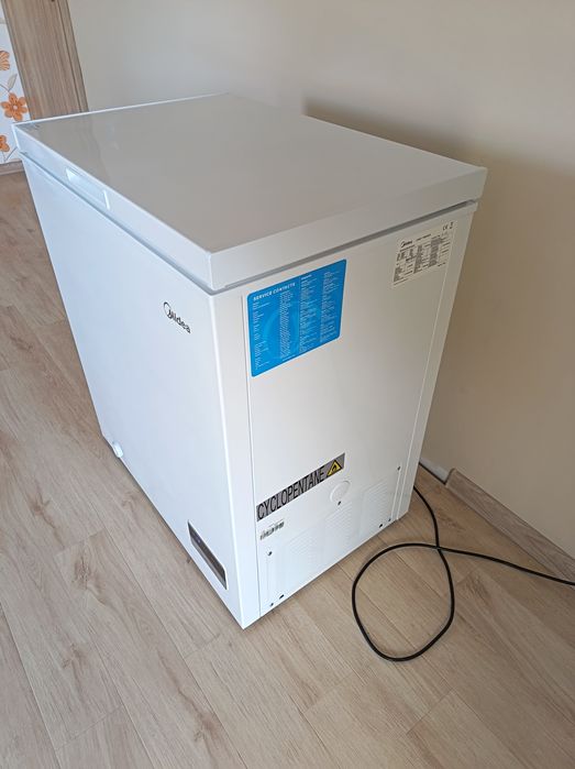Хладилник с 1 врата Heinner и Фризерна ракла MIDEA