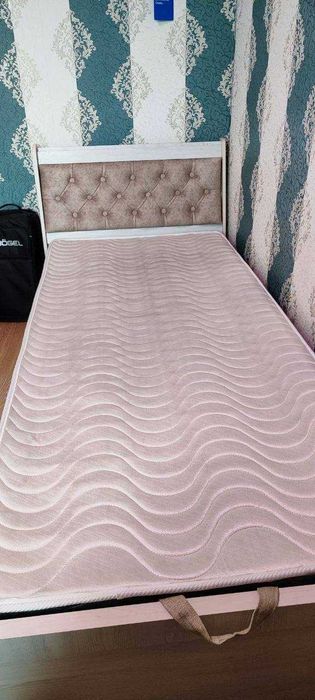 Продаю кровать 95х230