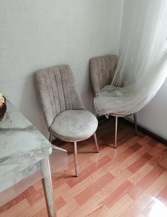 Продам стол под мрамор со стульями