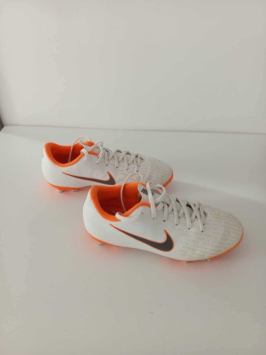 Ghete fotbal Nike Mercurial nr 33,5