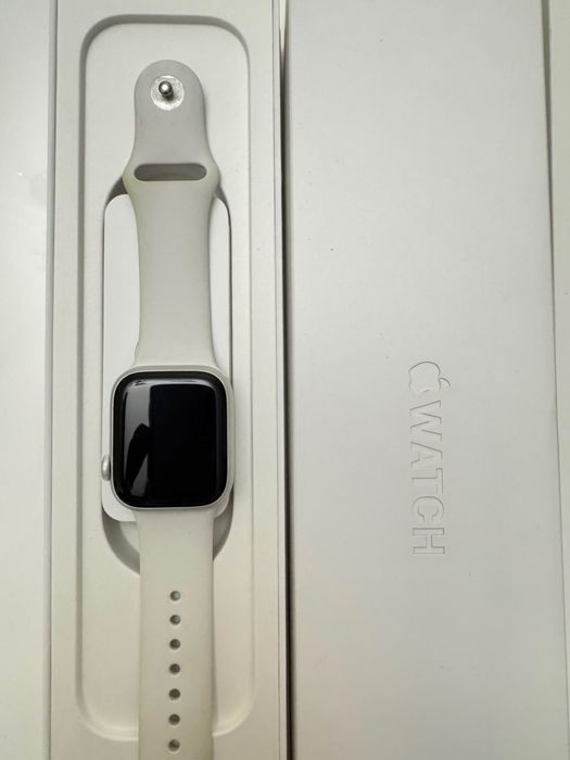 Часы AppleWatch 8  41 мм