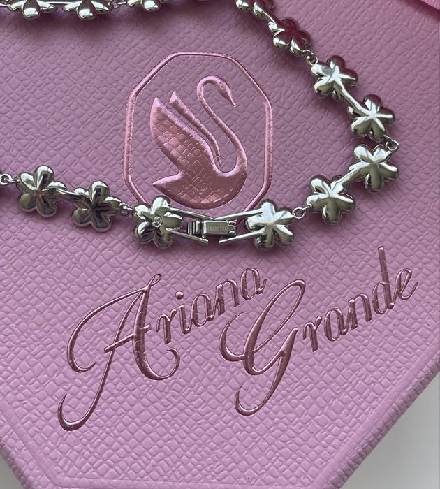 Swarovski - Ariana Grande x Swarovski колие Цвете/ Ново