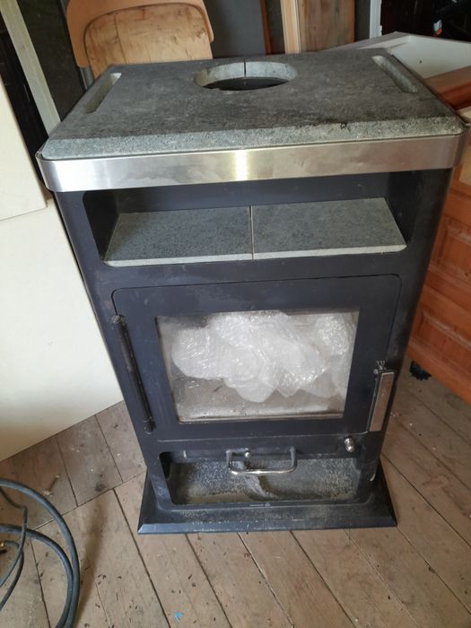 Vand sobe tip şemineu