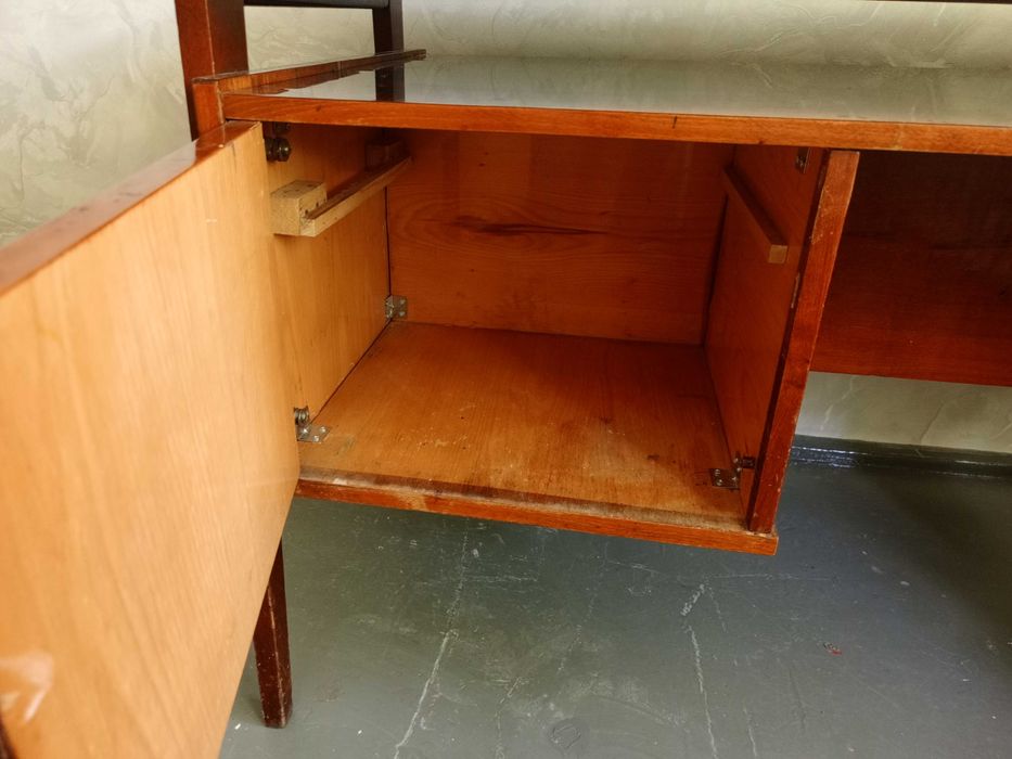 Стол письменный деревянный