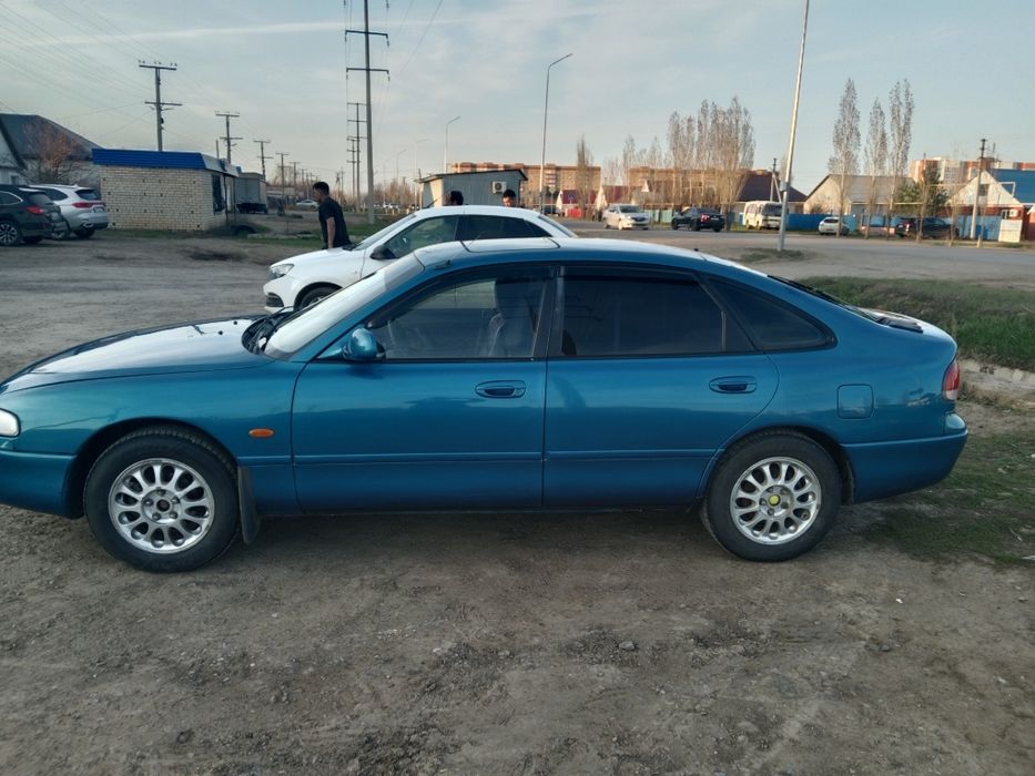 Автомобиль Мазда