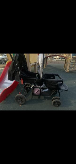 Коляска двухяростная