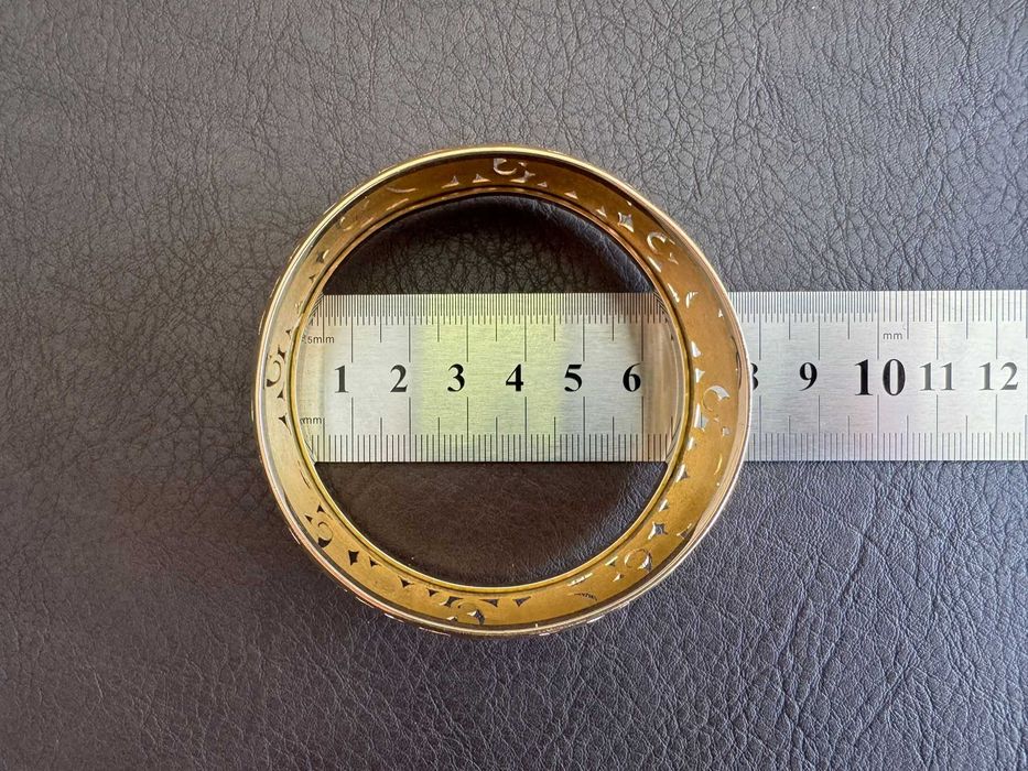 Златна гривна 47.05 гр. - 14 кр. / 585 - диаметър 7 см.