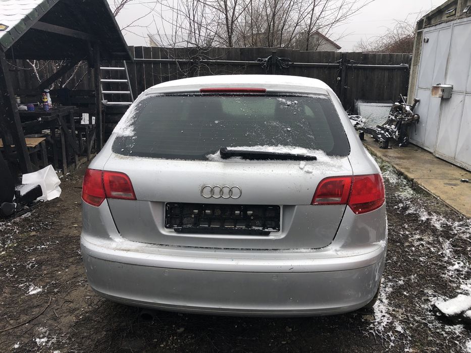 Usa portiera dreapta alb Skoda Octavia 2 facelift 1.6 BSE oglinda 2010