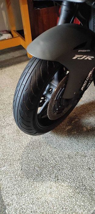 Продавам YAMAHA FJR 1300