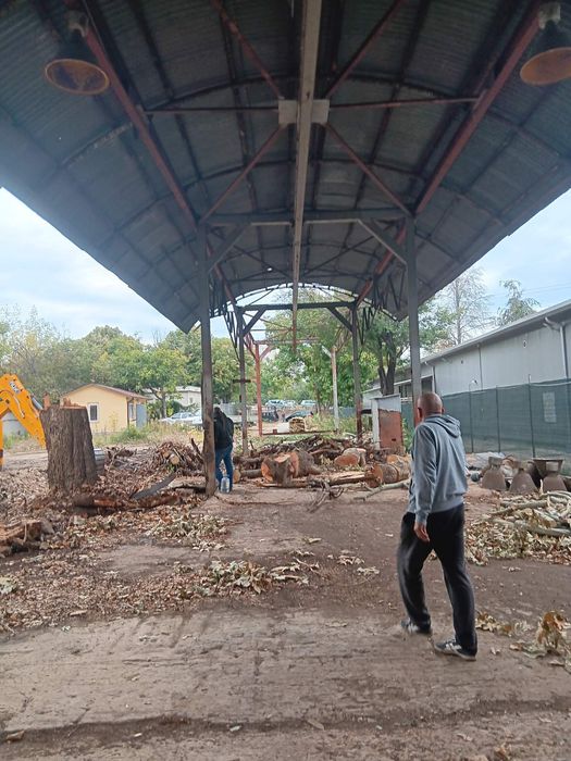 Навес хале колони и ферми