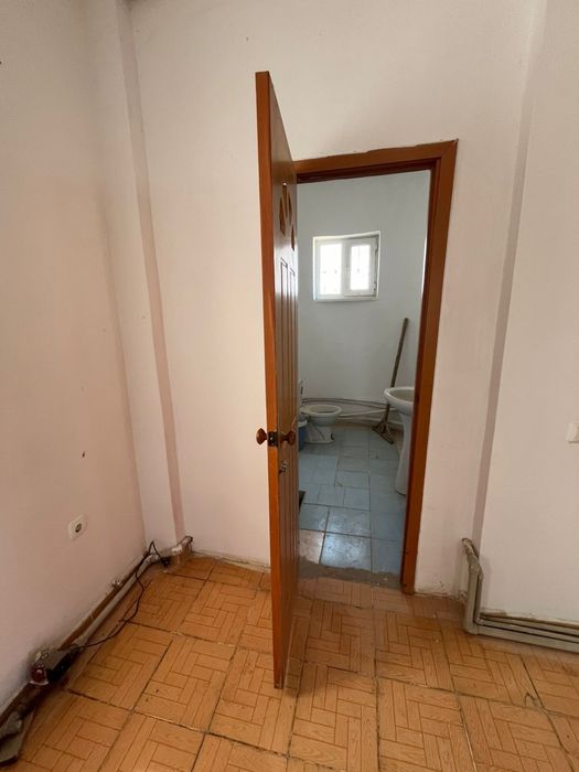 Продаётся здание (бывшее мини-кафе) в мкр. Береке(контейнерная)