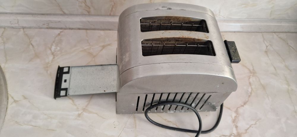 Тостер за филийки РАБОТЕЩ + Подарък