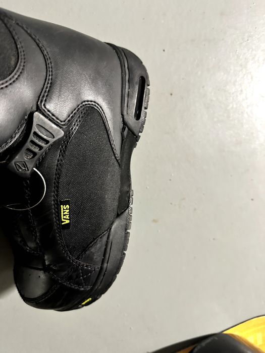 Свеж дамски/юношески сноуборд комплект 137см с обувки Vans (38 EU), каска и очила!