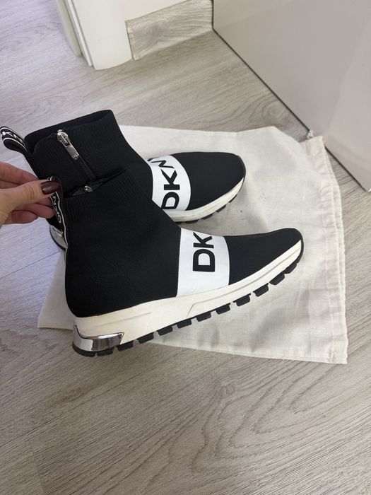 Дамски маратонки DKNY